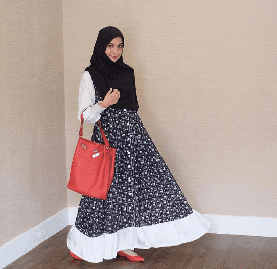 Inspirasi Busana Muslimah Syar’i Lebaran 2019
