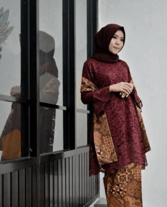 Inspirasi Baju Muslim Kombinasi dengan Batik
