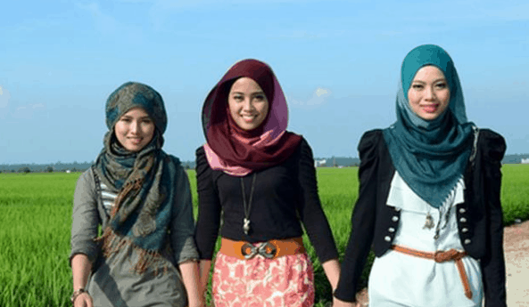 Tips Perawatan Rambut Esensial untuk Wanita Hijabi