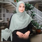 Tips Berbusana Hijab untuk Membuat Terlihat Lebih Tinggi