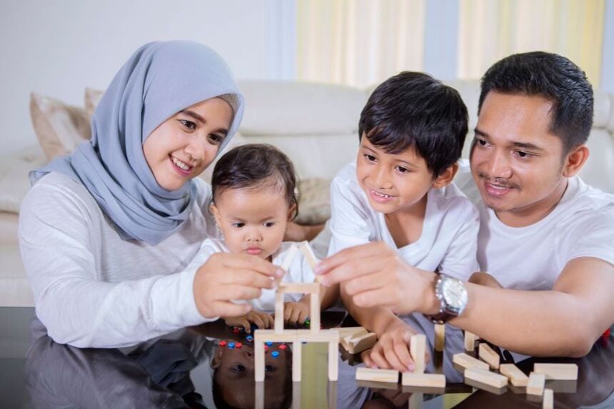 Parenting Islami: 9 Cara Komunikasi dengan Anak Dalam Islam