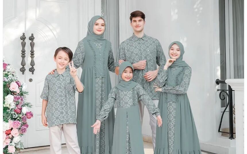 4 Ide Baju Sarimbit Ethica Kompakan dengan Keluarga Saat Lebaran di Sampang