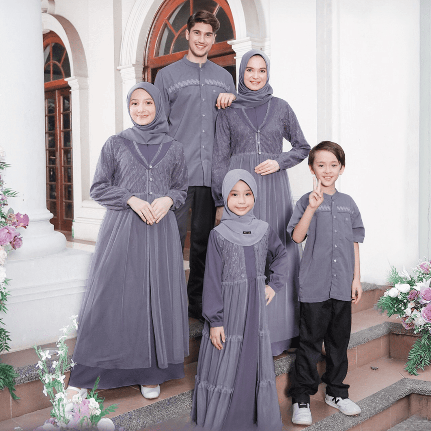 Sarimbit Keluarga Kekinian Lebih Kece dari Baju Kondangan Emak-Emak! Siap Jadi Juara Gaya Keluarga Kekinian!